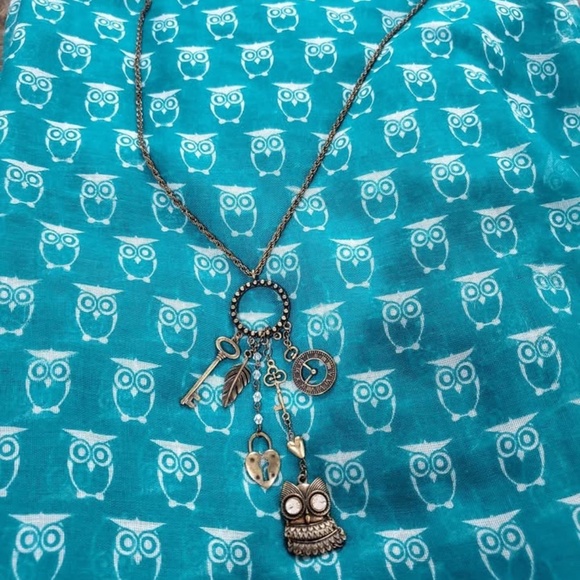 Owl charm necklace & owl scarf - Picture 2 of 2